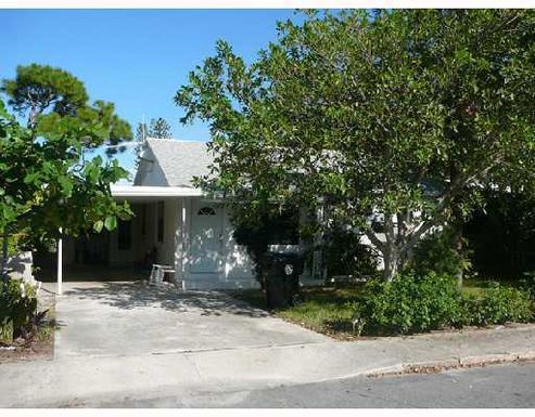 728 E, Lake Worth, FL 33460