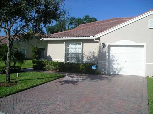 2085 Stonington, West Palm Beach, FL 33411