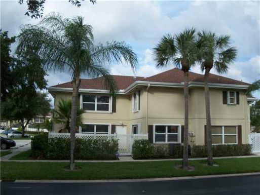 16 Amherst, Royal Palm Beach, FL 33411