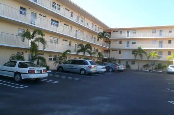 2515 2nd, Boynton Beach, FL 33435