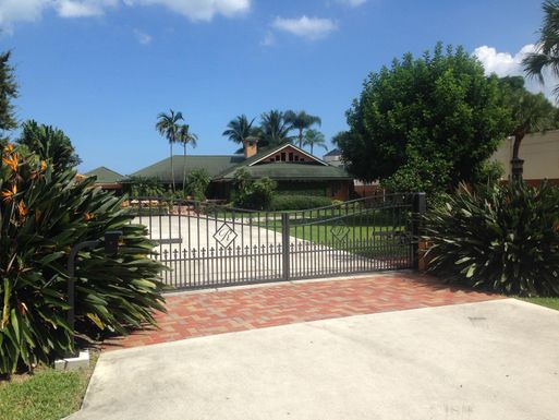 18896 Point, Tequesta, FL 33469