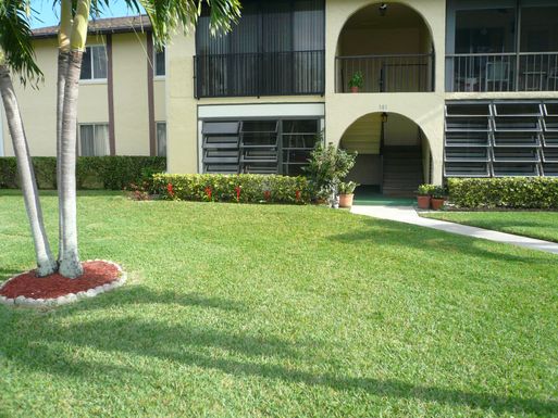 301 Pine Ridge, Greenacres, FL 33463