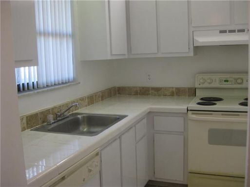 21913 Lake Forest, Boca Raton, FL 33433