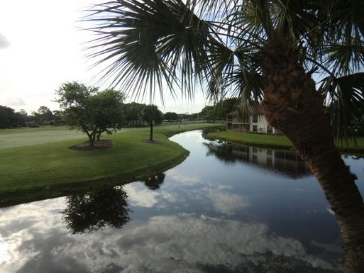 655 Brackenwood, Palm Beach Gardens, FL 33418