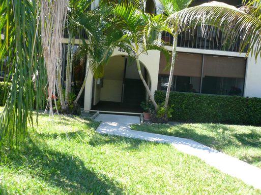 433 Pine Glen, Greenacres, FL 33463