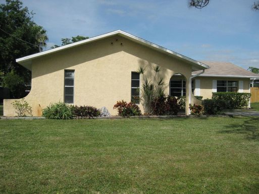 5213 Hickory, Fort Pierce, FL 34982