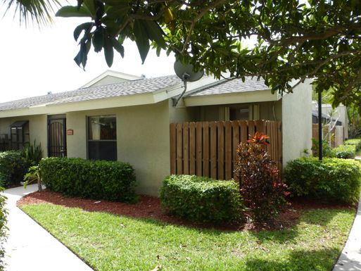 272 Meadows, Boynton Beach, FL 33436