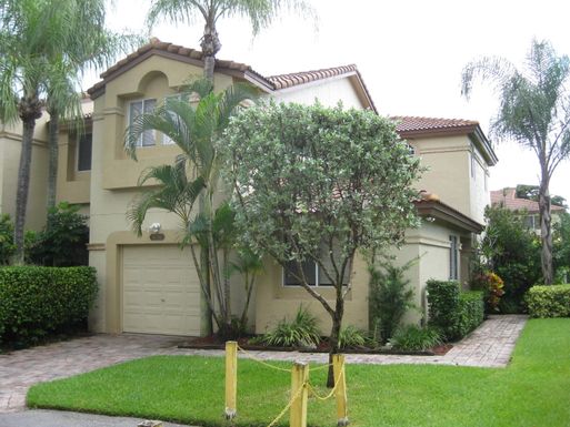 6796 Via Regina, Boca Raton, FL 33433