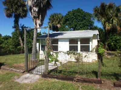 1952 Old Congress, West Palm Beach, FL 33409