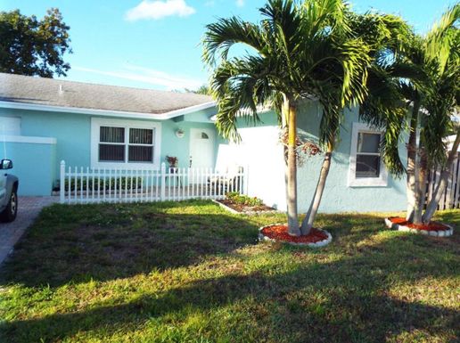 18460 Tapadero Ter, Boca Raton, FL 33496