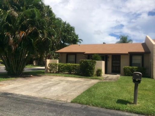 11 Knightsbridge, Boynton Beach, FL 33426