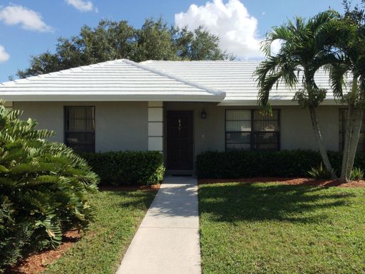 837-839 Peppertree, Wellington, FL 33414