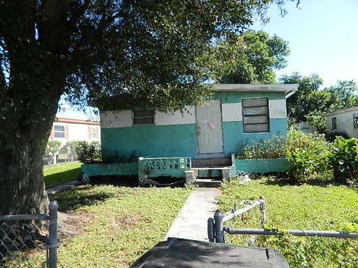 841 Rickey Jackson, Pahokee, FL 33476