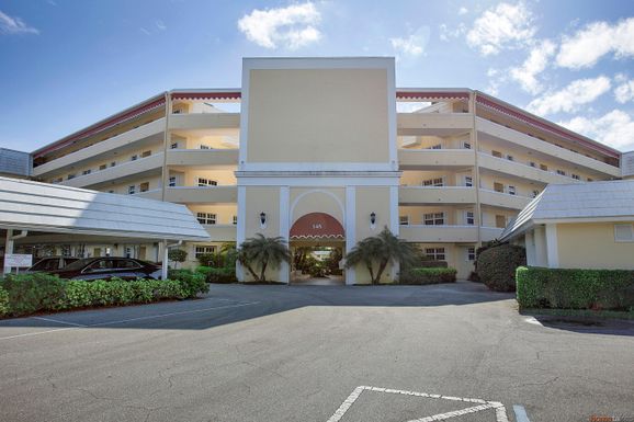 145 Atlantis, Atlantis, FL 33462