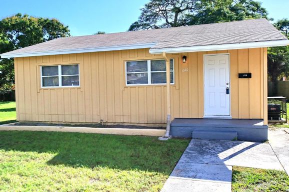 1320 Longwood, West Palm Beach, FL 33401