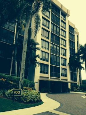 7802 Lakeside, Boca Raton, FL 33434