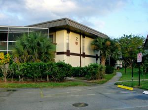 2 Greenway Village N., Royal Palm Beach, FL 33411