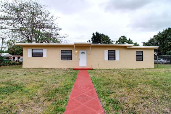 10255 172nd, Miami, FL 33157