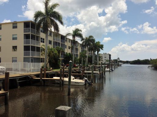 689 6th, Boynton Beach, FL 33435