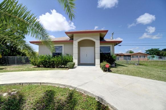 10915 218th, Miami, FL 33170