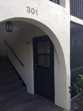 301 Knotty Pine, Greenacres, FL 33463