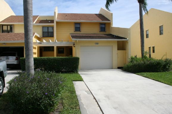 1723 Woodbridge Lakes, West Palm Beach, FL 33406