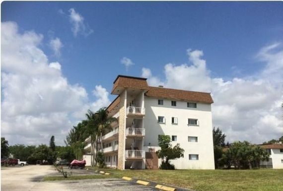 6289 Lear Dr, Lake Worth, FL 33462