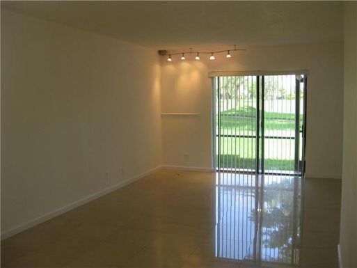 21902 Lake Forest, Boca Raton, FL 33433