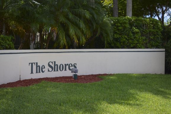 12568 Shoreline, Wellington, FL 33414