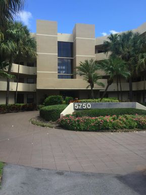 5750 Camino Del Sol, Boca Raton, FL 33433