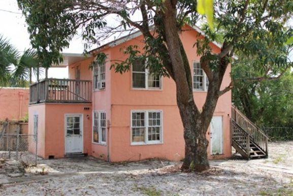 938 33rd, West Palm Beach, FL 33407