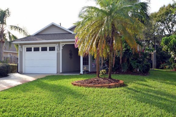 525 16th, Vero Beach, FL 32962