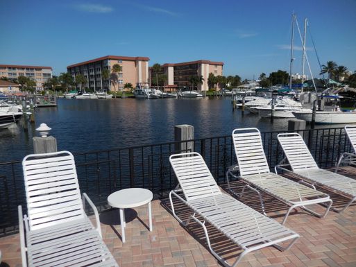 910 Dogwood, Delray Beach, FL 33483