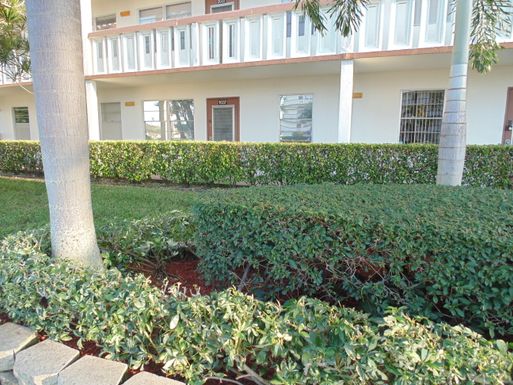 1037 Cornwall B, Boca Raton, FL 33434