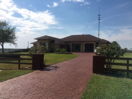 4833 122nd, Okeechobee, FL 34972