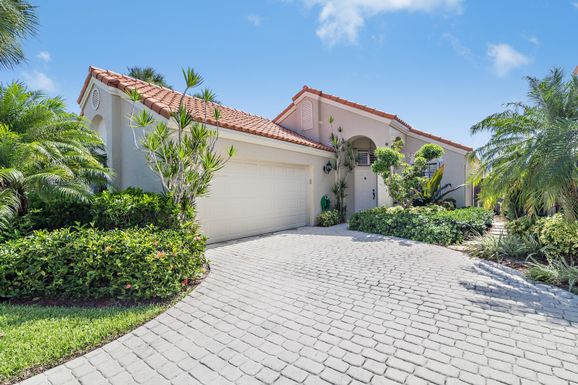 2632 La Lique, Palm Beach Gardens, FL 33410