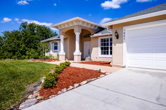 5807 Dooley, Port Saint Lucie, FL 34986
