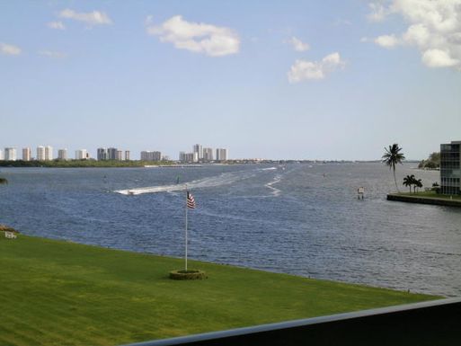 123 Lakeshore, North Palm Beach, FL 33408