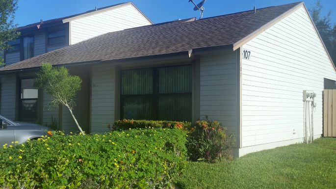 107 Sherwood, Jupiter, FL 33458