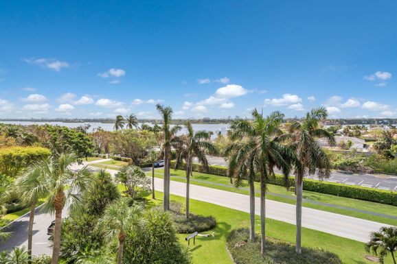 2295 Ocean, Palm Beach, FL 33480