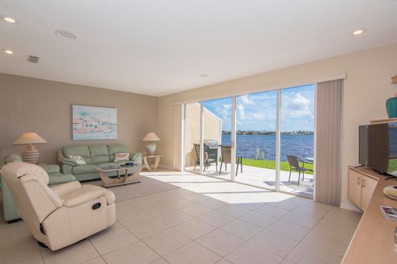 60 Lakeshore, Lake Worth, FL 33462