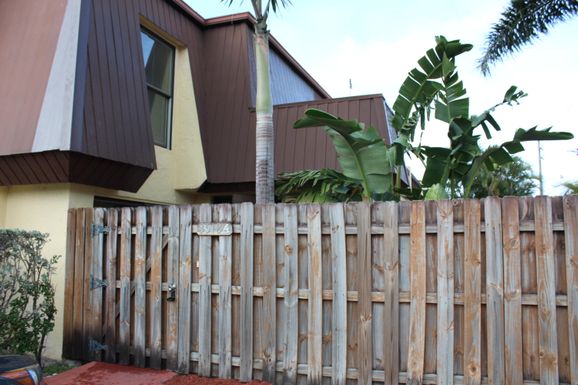 3518 Gardens East, Palm Beach Gardens, FL 33410