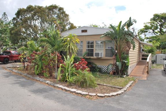 6302 16th, West Palm Beach, FL 33415