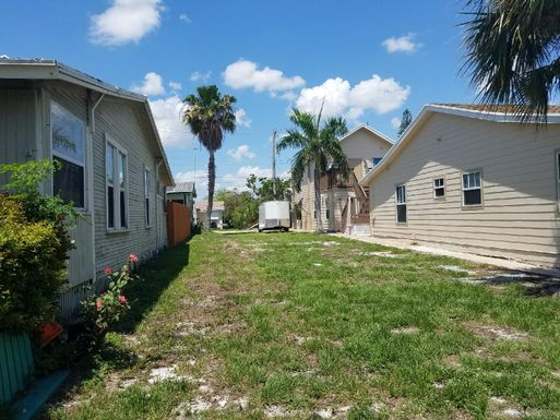 113 L, Lake Worth Beach, FL 33460