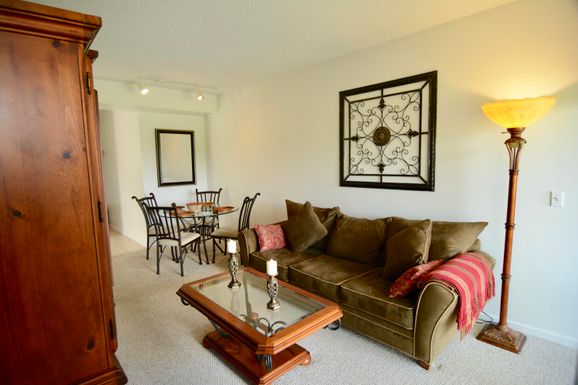 2040 Greenview Shores, Wellington, FL 33414