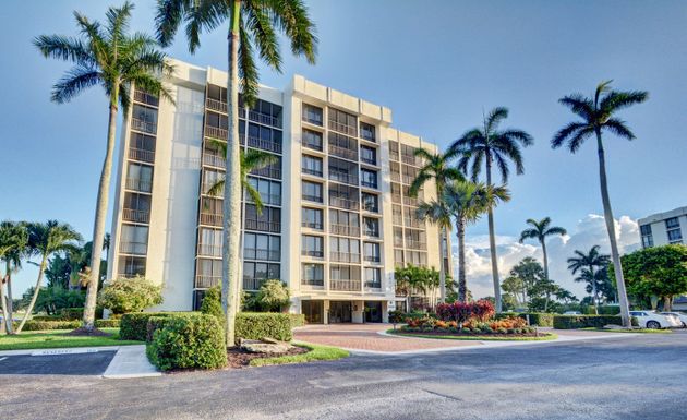 6875 Willow Wood, Boca Raton, FL 33434