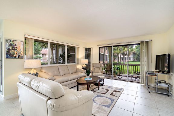 319 Brackenwood, Palm Beach Gardens, FL 33418