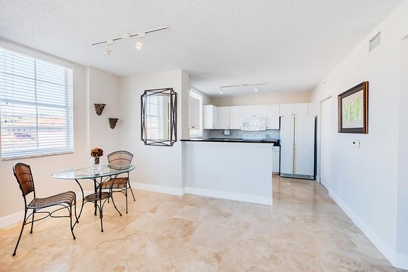 651 Okeechobee, West Palm Beach, FL 33401