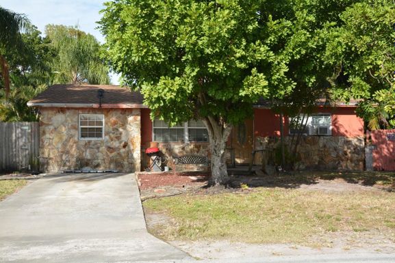 3693 William, West Palm Beach, FL 33403