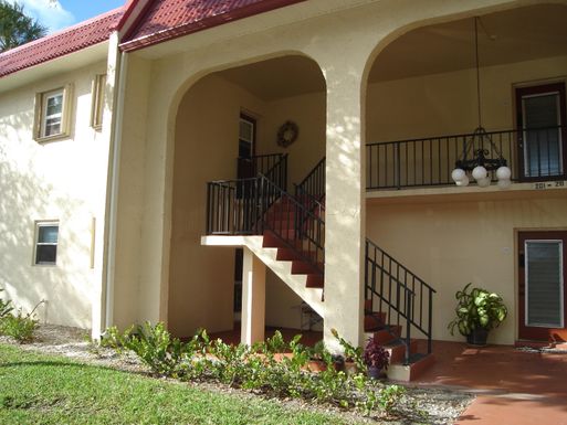 207 Lake Frances, West Palm Beach, FL 33411